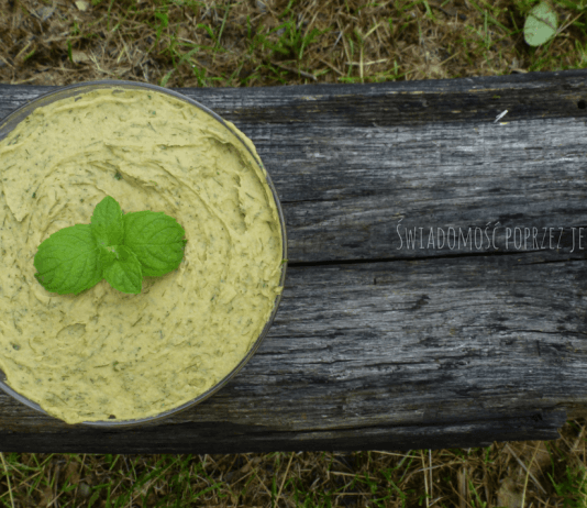 Hummus z pieczonym czosnkiem