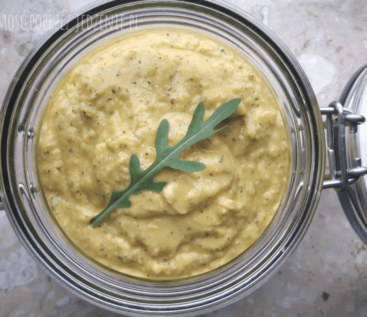 Mus z kukurydzy i ciecierzycy